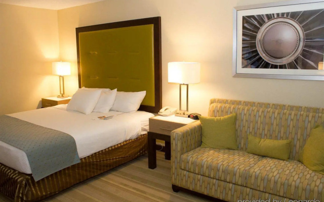 photo 2 of Radisson Hotel Huntsville Airport