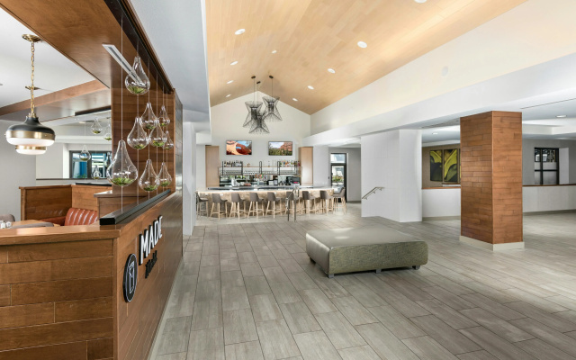 photo 2 of DoubleTree by Hilton Phoenix Chandler