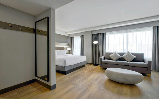 photo 3 of DoubleTree by Hilton Davenport