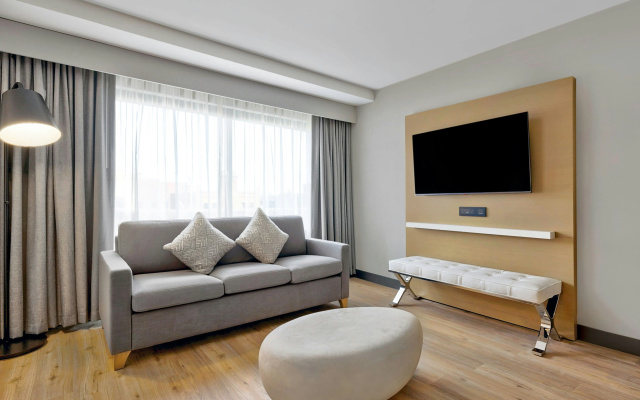 photo 5 of DoubleTree by Hilton Davenport