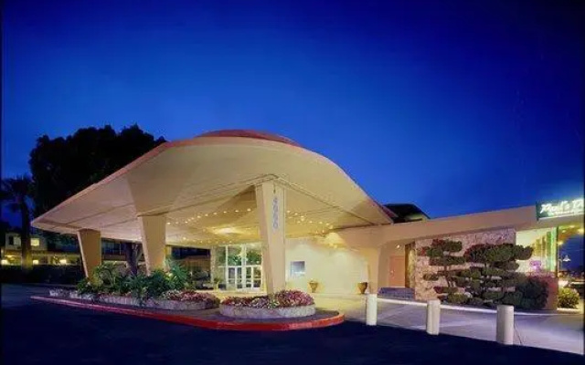 photo 3 of Radisson Villa San Mateo
