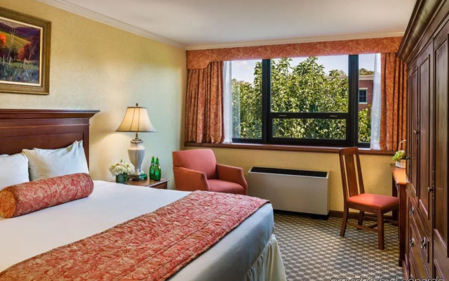 photo 2 of The Radnor Hotel