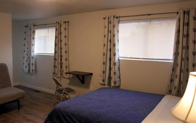 photo 3 of Rainier Guesthouse (Walk to Metro)