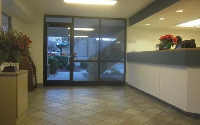 photo 2 of Raleigh Inn
