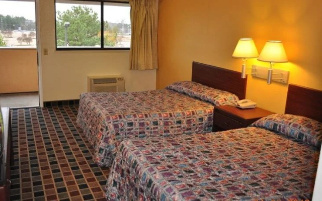 photo 3 of Raleigh Inn