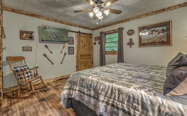 photo 5 of Ralph and Irene's by Escape to Blue Ridge