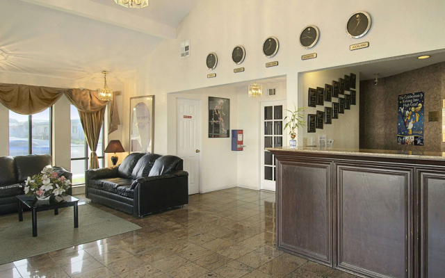 photo 2 of Solara Inn and Suites