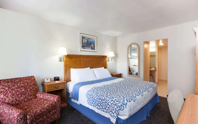 photo 4 of Days Inn by Wyndham Anaheim Near the Park