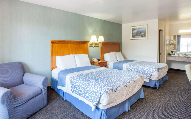 photo 5 of Days Inn by Wyndham Anaheim Near the Park