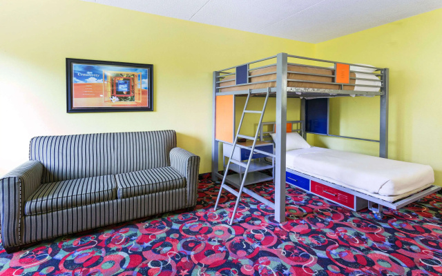 photo 3 of Ramada by Wyndham Bettendorf