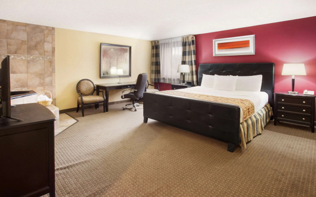 photo 5 of Ramada by Wyndham Bettendorf