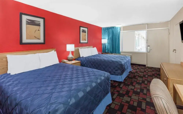 photo 2 of Ramada By Wyndham Clinton