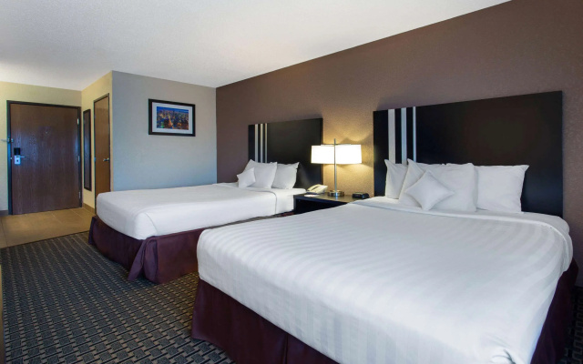 photo 5 of Ramada by Wyndham Glendale Heights/Lombard