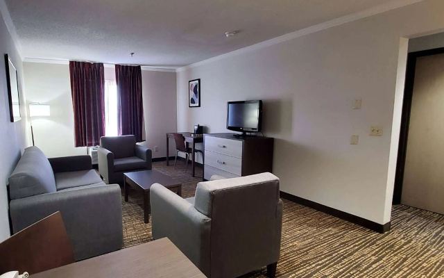 photo 3 of Wingate by Wyndham Canton/Hall of Fame