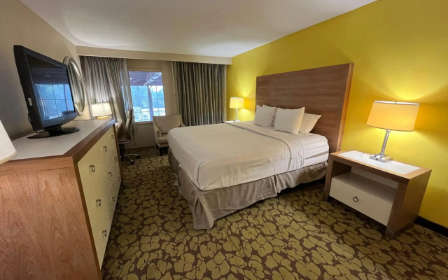 photo 4 of Ramada Plaza & Conf Center by Wyndham Charlotte Airport