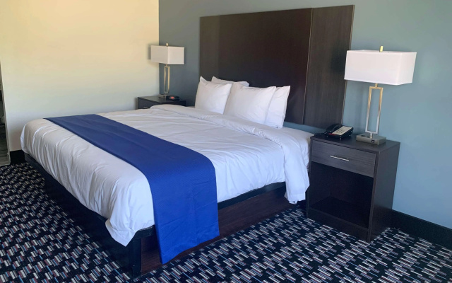 photo 3 of Clarion Pointe