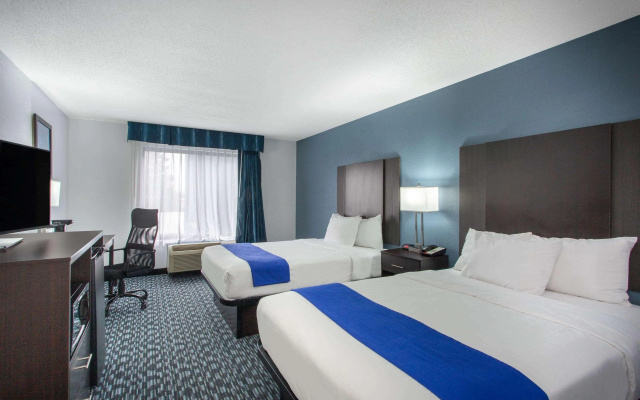 photo 5 of Clarion Pointe