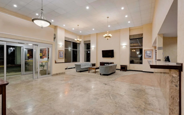 photo 2 of Ramada by Wyndham Cleveland Airport West
