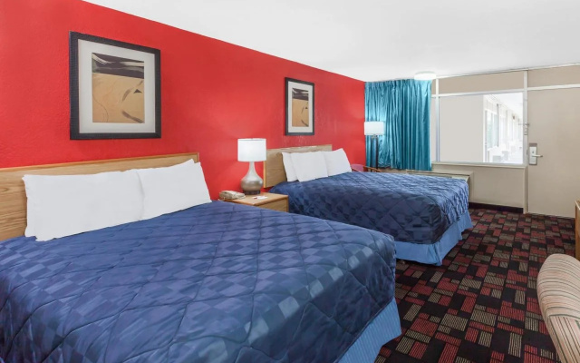 photo 2 of Ramada by Wyndham Clinton