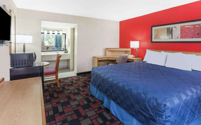 photo 4 of Ramada by Wyndham Clinton