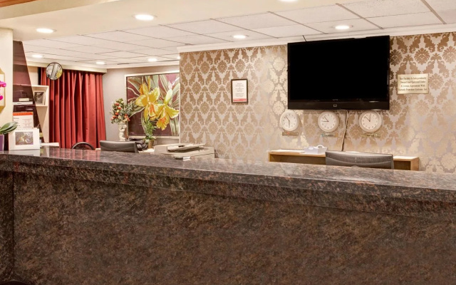 photo 2 of Best Western Plus Commerce Hotel