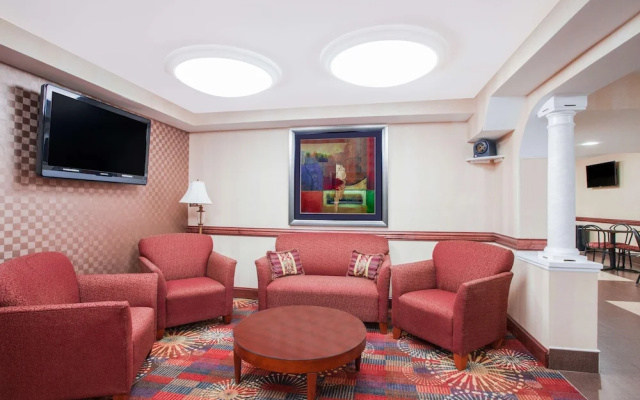 photo 2 of Ramada Edgewood Hotel And Conference Center