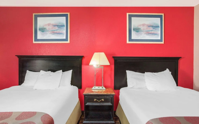 photo 3 of Ramada Edgewood Hotel And Conference Center