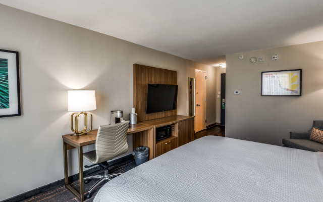 photo 4 of Holiday Inn Dallas Market Ctr Love Field by IHG