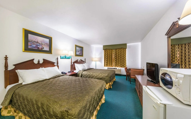 photo 4 of Rodeway Inn Decatur