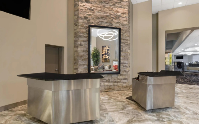 photo 2 of Clarion Inn Des Moines Airport