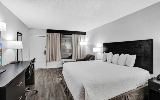 photo 5 of Ramada Hollywood Downtown