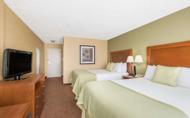 photo 3 of Ramada Ellsworth