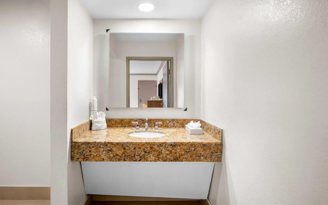photo 4 of Days Inn by Wyndham Florida City