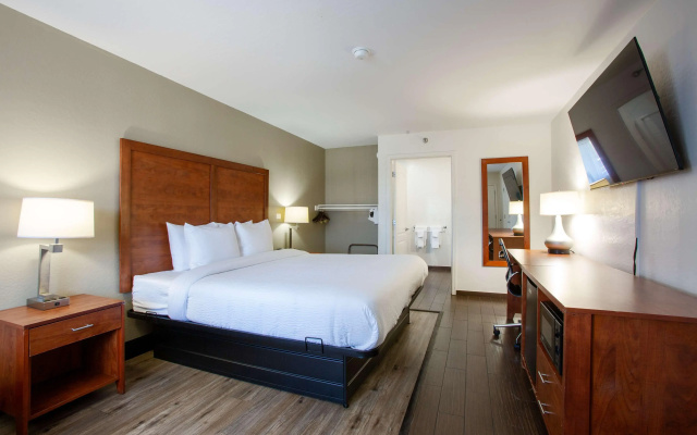 photo 2 of The Hotel Serene Glendale Peoria, Surestay Collection by BW