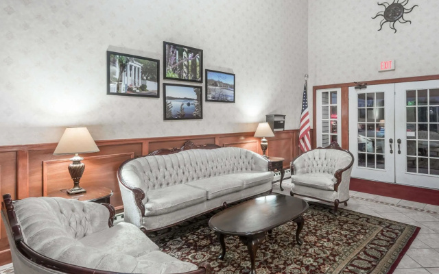 photo 4 of Ramada Groton