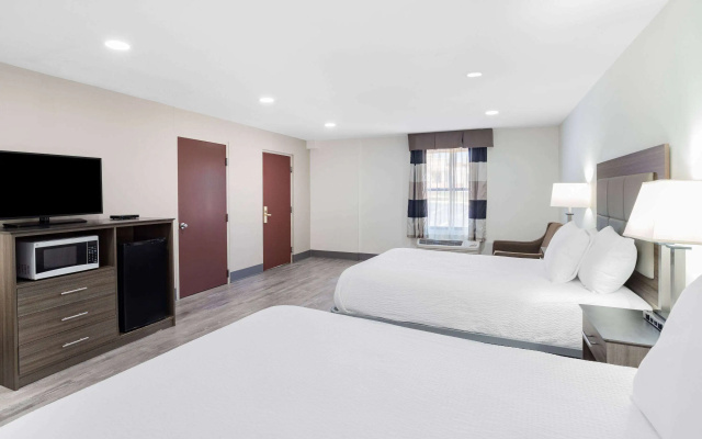 photo 2 of Ramada by Wyndham Hendersonville