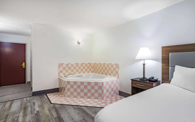 photo 4 of Ramada by Wyndham Hendersonville