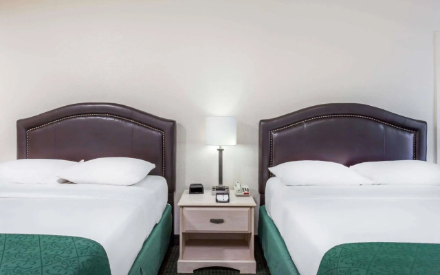 photo 5 of Simple Rewards Inn