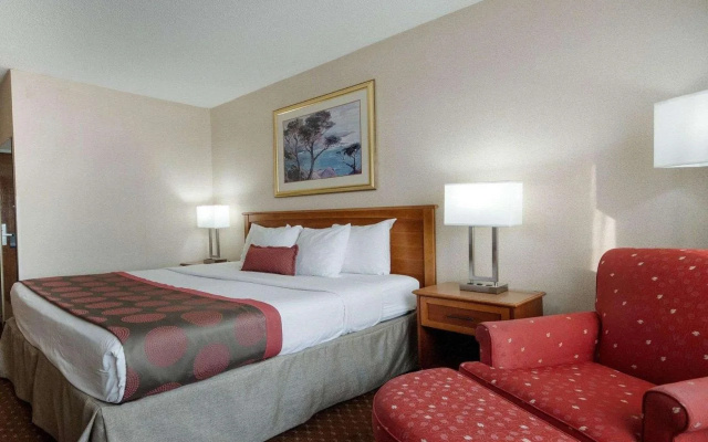 photo 4 of Rodeway Inn Indianapolis I-70