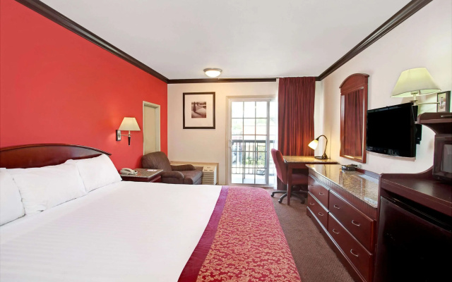 photo 2 of Ramada by Wyndham Pasadena