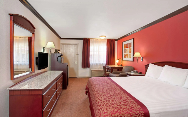photo 3 of Ramada by Wyndham Pasadena