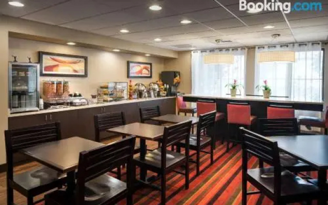 photo 2 of Ramada Inn And Suites Denver International Airport