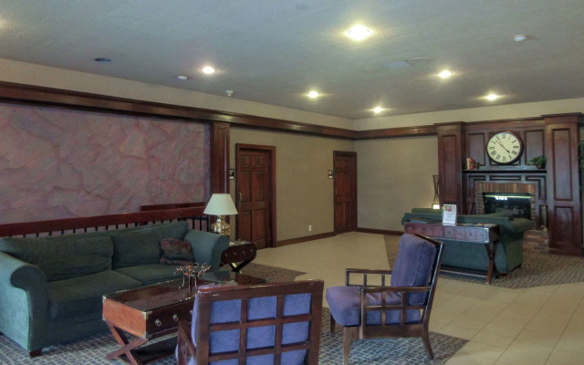 photo 2 of Clarion Inn