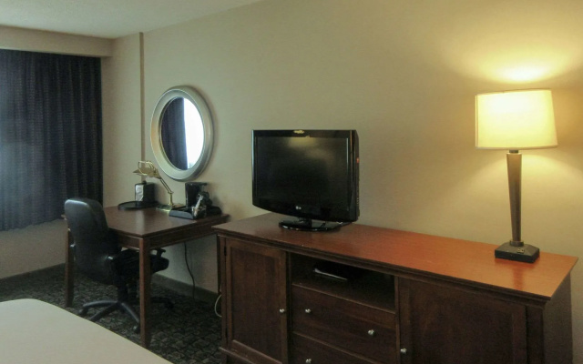 photo 3 of Clarion Inn