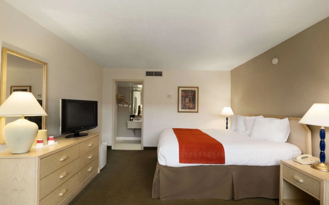 photo 3 of Ramada by Wyndham Kissimmee Gateway