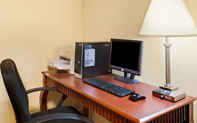 photo 4 of Ramada Kittery