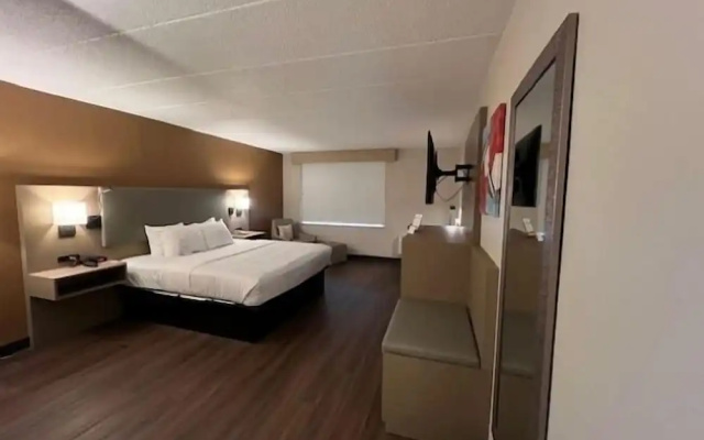 photo 4 of Ramada By Wyndham Lansing Hotel & Conference Center