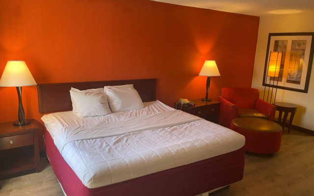 photo 4 of Clarion Hotel & Conference Center Lansing West