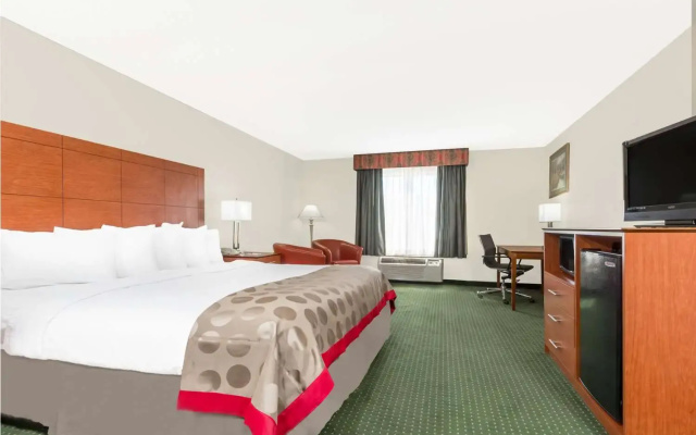 photo 3 of Ramada Hotel & Conference Center by Wyndham Lexington North