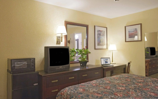 photo 3 of Americas Best Value Inn & Suites Wine Country